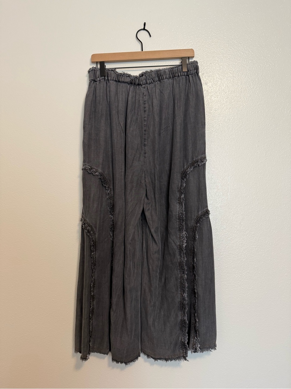Easel - Washed Distressed Drawstring Elastic Waist Gray Grey Wide Leg Pant - 1X - Picture 4 of 14